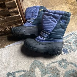Kids size 1 Sorel boots. Worn one ski trip. GREAT condition.